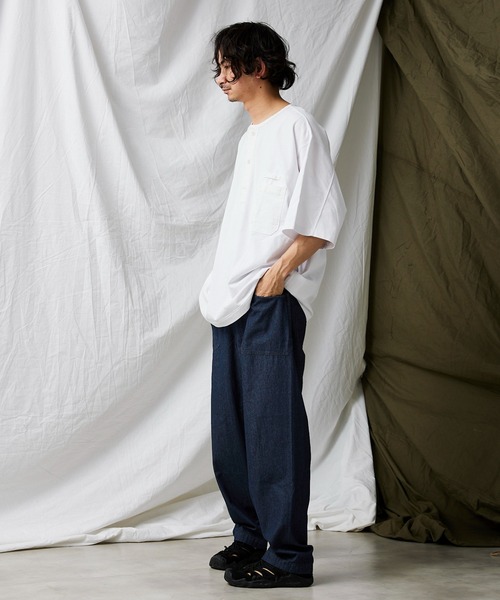 JOURNAL STANDARD relume(ジャーナルスタンダード レリューム)の「【ARMY TWILL / アーミーツイル】別注 スリーピング ヘンリーネックシャツ(Tシャツ/カットソー・メンズ・グレー/カーキ/オレンジ/ホワイト・MEDIUM/LARGE)」の12枚目の写真