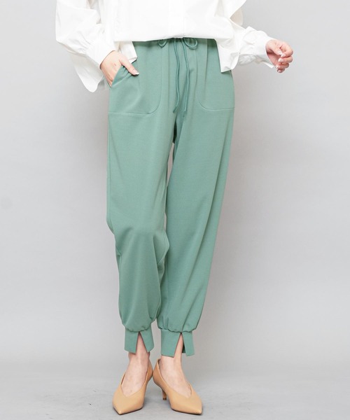 mili an deni(ミリアンデニ)の「ペアスキンフロントスリットテーパードパンツ(その他パンツ・レディース・ブラック/アイボリー/エメラルド/アッシュグレー/ネイビー/ブルー/スミクロ・L/M)」の5枚目の写真