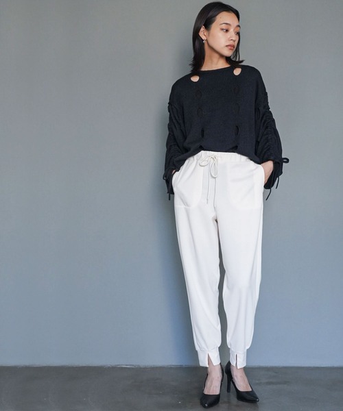 mili an deni(ミリアンデニ)の「ペアスキンフロントスリットテーパードパンツ(その他パンツ・レディース・ブラック/アイボリー/エメラルド/アッシュグレー/ネイビー/ブルー/スミクロ・L/M)」の10枚目の写真