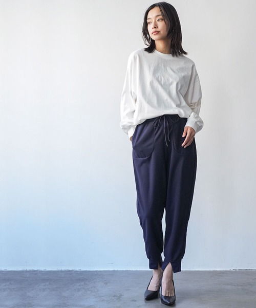 mili an deni(ミリアンデニ)の「ペアスキンフロントスリットテーパードパンツ(その他パンツ・レディース・ブラック/アイボリー/エメラルド/アッシュグレー/ネイビー/ブルー/スミクロ・L/M)」の19枚目の写真