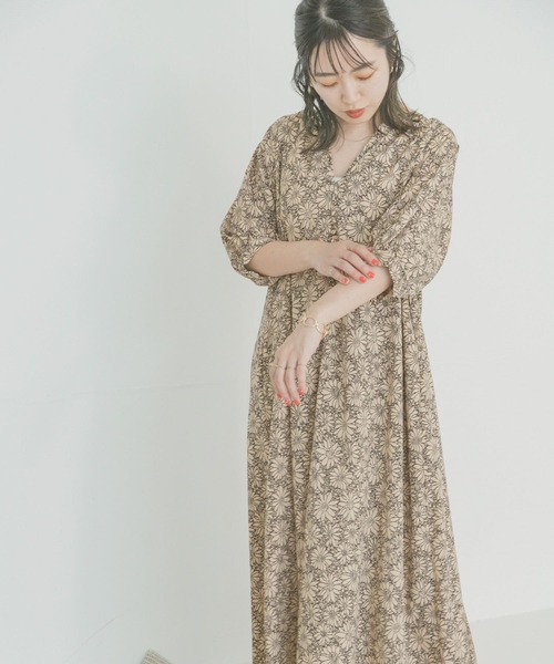 ITEMS URBANRESEARCH（アイテムズ アーバンリサーチ）の「花柄ラグラン