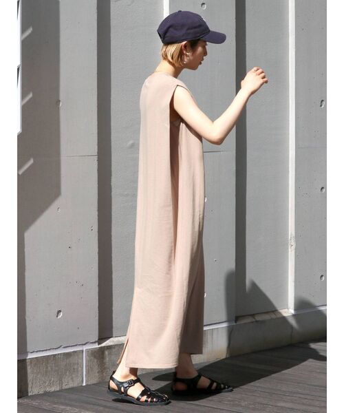 Ungrid（アングリッド）の「ショルダータックカットワンピース（ワンピース・レディース・オフホワイト/ベージュ/ブラック/ブルー・FREE）」の14枚目の写真