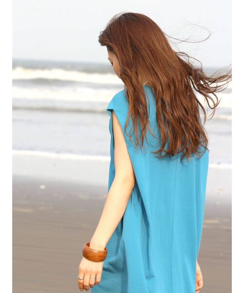 Ungrid（アングリッド）の「ショルダータックカットワンピース（ワンピース・レディース・オフホワイト/ベージュ/ブラック/ブルー・FREE）」の17枚目の写真