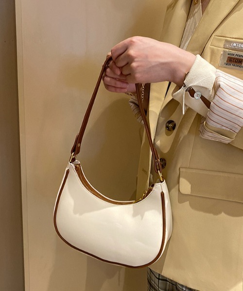 yuue' ( wear )（ユーイ）の「シンプル ショルダーバッグ（ショルダーバッグ・レディース・ホワイト/ブラック/ブラウン・FREE）」の7枚目の写真