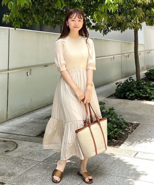 OPAQUE.CLIP（オペークドットクリップ）の「◆異素材ティアードロングワンピース（ワンピース・レディース・オフホワイト/ブラック/サンドベージュ・38/36）」の15枚目の写真