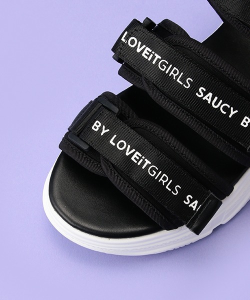 by LOVEiT（バイラビット）の「厚底ロゴテープサンダル（サンダル・キッズ・オフホワイト/ブラック・23cm/22cm/24cm/21cm）」の8枚目の写真