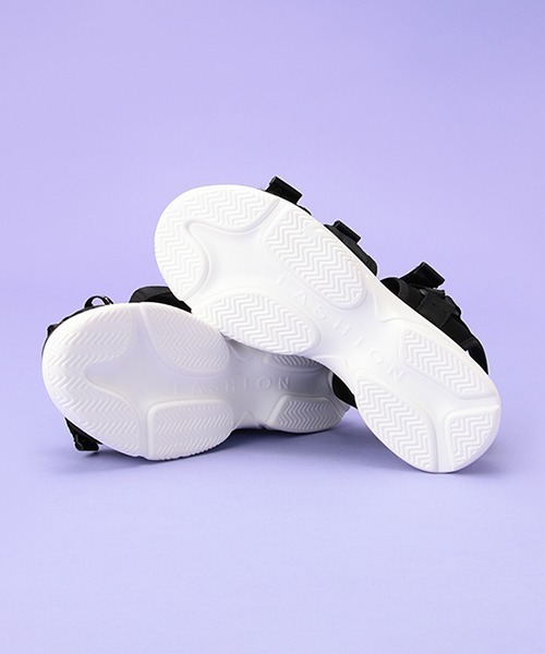 by LOVEiT（バイラビット）の「厚底ロゴテープサンダル（サンダル・キッズ・オフホワイト/ブラック・23cm/22cm/24cm/21cm）」の11枚目の写真