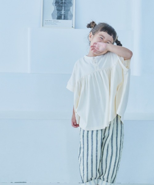 LOWRYS FARM（ローリーズファーム）の「ドルマンギャザープルオーバー　299632（Tシャツ/カットソー・キッズ・アイボリー/ブラウン/チャコールグレー・110cm/120cm/130cm/140cm/150cm）」の2枚目の写真