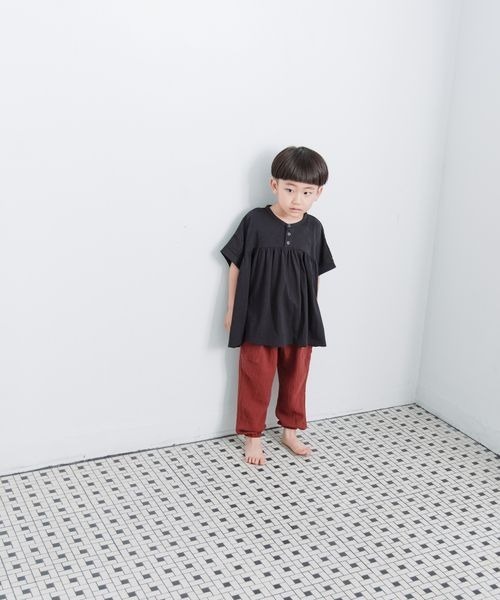 LOWRYS FARM（ローリーズファーム）の「ドルマンギャザープルオーバー　299632（Tシャツ/カットソー・キッズ・アイボリー/ブラウン/チャコールグレー・110cm/120cm/130cm/140cm/150cm）」の4枚目の写真