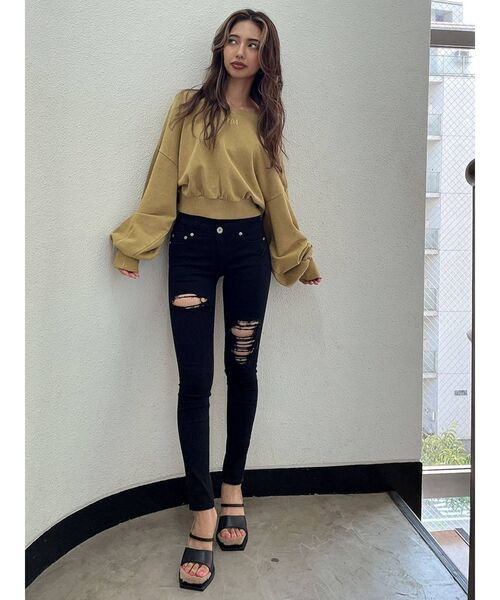 GYDA（ジェイダ）の「GYDA embroidery ピグメントオフショル スウェットトップス（スウェット・レディース・マスタード/チャコールグレー/アイボリー・FREE）」の13枚目の写真