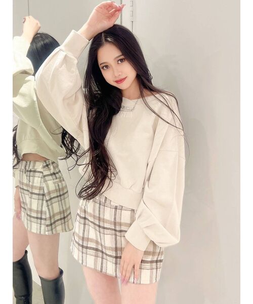 GYDA（ジェイダ）の「GYDA embroidery ピグメントオフショル スウェットトップス（スウェット・レディース・マスタード/チャコールグレー/アイボリー・FREE）」の16枚目の写真