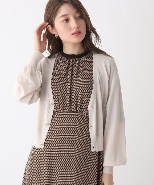 index(インデックス)の「◆ビジューボタンVあきカーディガン【WEB限定サイズ】(カーディガン/ボレロ・レディース・ブラック/ライトグレー/ピンク系・36/40/42/38)」の3枚目の写真