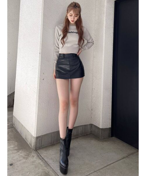 GYDA(ジェイダ)の「フェイクレザー スカートライクショートパンツ(スカート・レディース・ブラック・X-SMALL/SMALL/MEDIUM)」の2枚目の写真