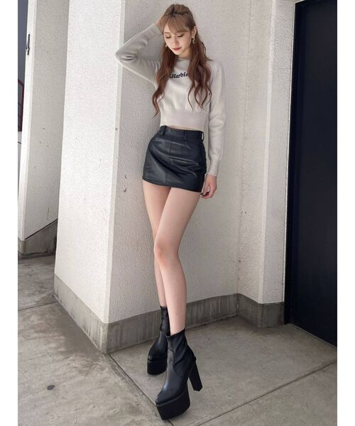 GYDA(ジェイダ)の「フェイクレザー スカートライクショートパンツ(スカート・レディース・ブラック・X-SMALL/SMALL/MEDIUM)」の3枚目の写真