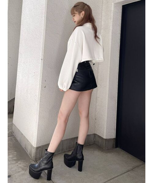 GYDA(ジェイダ)の「フェイクレザー スカートライクショートパンツ(スカート・レディース・ブラック・X-SMALL/SMALL/MEDIUM)」の4枚目の写真