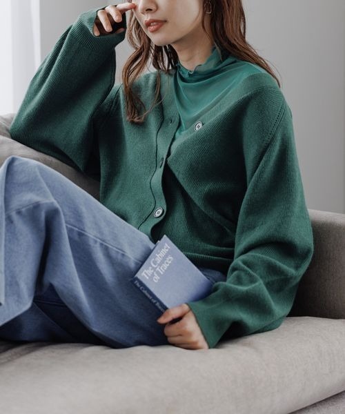 mysty woman（ミスティウーマン）の「【WEB限定】プチプラカラフルカーディガン  166509（カーディガン/ボレロ・レディース・ブラック/レッド/ピンク/グリーン/ブルー/ピンクベージュ/ライトオリーブ・FREE）」の3枚目の写真