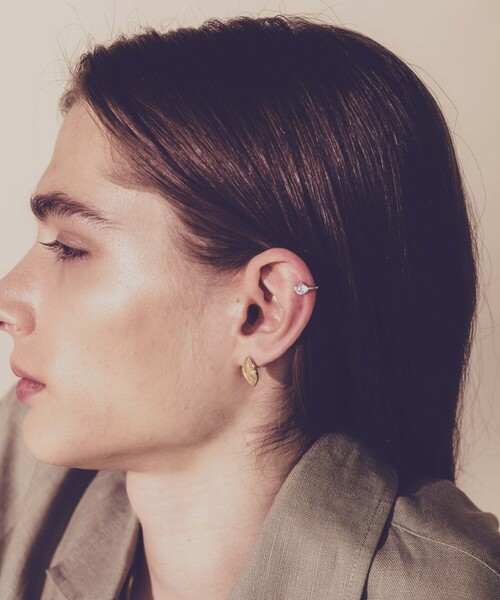 and cloud（アンドクラウド）の「Windcrest Earring S / Single（イヤリング・レディース・ブラック/シルバー/イエローゴールド・FREE）」の7枚目の写真