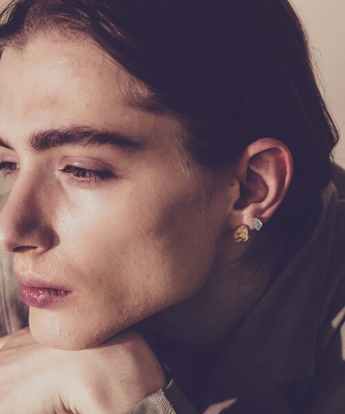 and cloud（アンドクラウド）の「Windcrest Earring S / Single（イヤリング・レディース・ブラック/シルバー/イエローゴールド・FREE）」の8枚目の写真