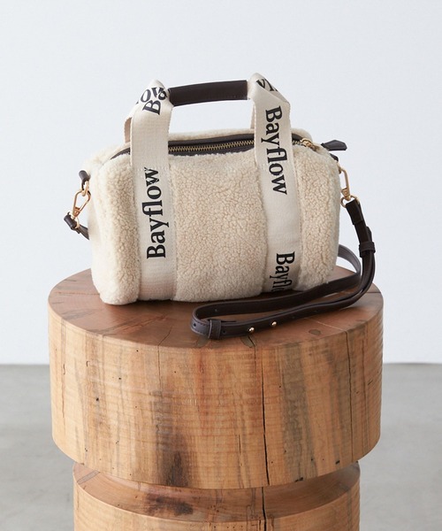 BAYFLOW（ベイフロー）の「ロゴテープボアドラム（ショルダーバッグ・レディース・ベージュ/アイボリー・FREE）」の2枚目の写真