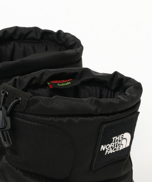 THE NORTH FACE（ザノースフェイス）の「THE NORTH FACE / Nuptse Bootie WP Logo Short（ブーツ・レディース・ブラック・5/6/7）」の3枚目の写真