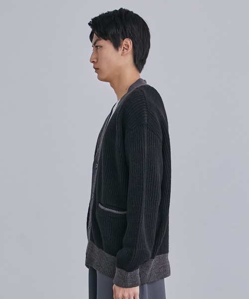 UNITED TOKYO（ユナイテッドトウキョウ）の「カラーラインウールオーバーカーディガン（カーディガン/ボレロ・メンズ・ブラック/バーガンディー/ブルー・1/2）」の9枚目の写真