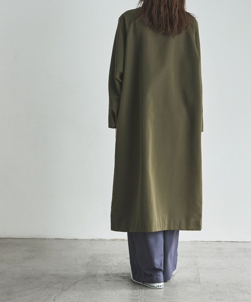 etoll.（エトル）の「コーデュロイカラーワークコート（ステンカラーコート・レディース・ブラック/カーキ/アイボリー・M）」の11枚目の写真