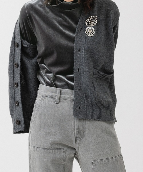 M TO R（ムウトアール）の「［TOPS］VELOR TURTLENECK TOPS（Tシャツ/カットソー・レディース・ブラック/ホワイト/ライトグレー・FREE）」の3枚目の写真
