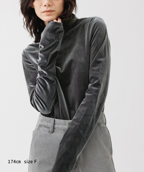 M TO R（ムウトアール）の「［TOPS］VELOR TURTLENECK TOPS（Tシャツ/カットソー・レディース・ブラック/ホワイト/ライトグレー・FREE）」の22枚目の写真