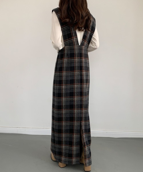 ECLIN（エクラン）の「バックスリットチェック柄ロングジャンパースカート（ジャンパースカート・レディース・ネイビー/チャコールグレー/ベージュ・M/L）」の3枚目の写真