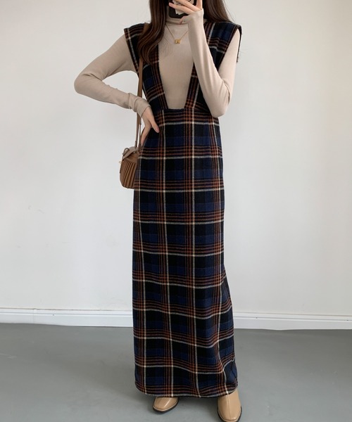 ECLIN（エクラン）の「バックスリットチェック柄ロングジャンパースカート（ジャンパースカート・レディース・ネイビー/チャコールグレー/ベージュ・M/L）」の9枚目の写真