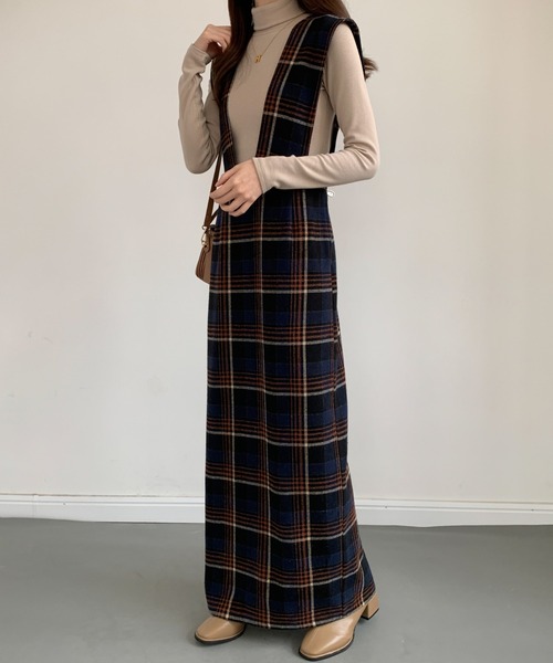 ECLIN（エクラン）の「バックスリットチェック柄ロングジャンパースカート（ジャンパースカート・レディース・ネイビー/チャコールグレー/ベージュ・M/L）」の11枚目の写真