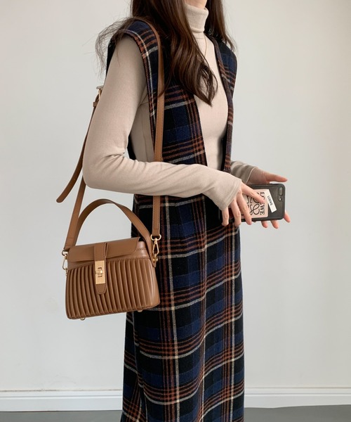 ECLIN（エクラン）の「バックスリットチェック柄ロングジャンパースカート（ジャンパースカート・レディース・ネイビー/チャコールグレー/ベージュ・M/L）」の7枚目の写真