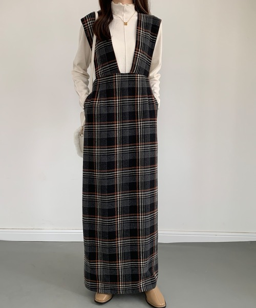 ECLIN（エクラン）の「バックスリットチェック柄ロングジャンパースカート（ジャンパースカート・レディース・ネイビー/チャコールグレー/ベージュ・M/L）」の8枚目の写真
