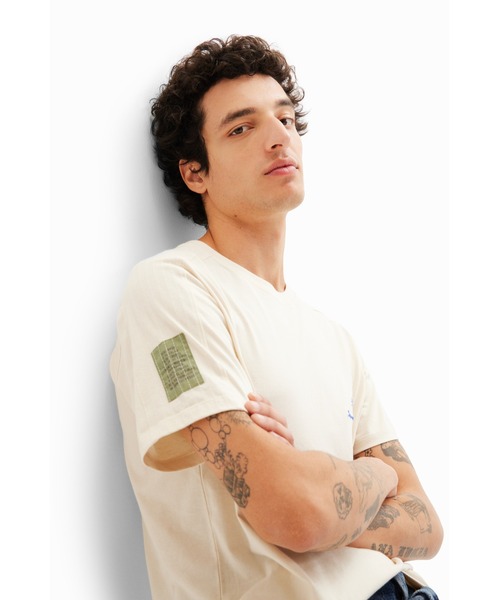 Desigual（デシグアル）の「FRANK Tシャツショートスリーブ（Tシャツ/カットソー・メンズ・アイボリー/ブルー・L/M/S/XL/XXL）」の9枚目の写真