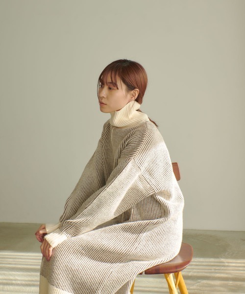 marjour(マージュール)の「STRIPE TURTLE KNIT ONEPIECE(ワンピース・レディース・モカ・M)」の3枚目の写真