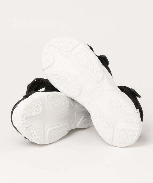 BETTY CLUB（ベティクラブ）の「moz(モズ)クロスベルト厚底クッションスポーツサンダル（サンダル・レディース・キャメル/ブラック×ホワイト/マルチ/ベージュ/シルバー・M/LL/L/S）」の19枚目の写真