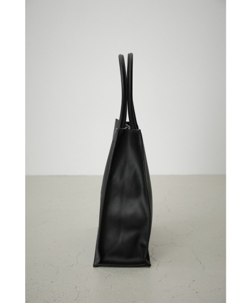 AZUL by moussy(アズールバイマウジー)の「AZUL EMBOSS TOTE BAG/アズールエンボストートバッグ(ショルダーバッグ・メンズ・ブラック・FREE)」の2枚目の写真
