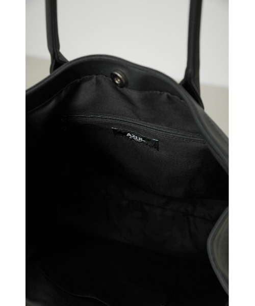 AZUL by moussy(アズールバイマウジー)の「AZUL EMBOSS TOTE BAG/アズールエンボストートバッグ(ショルダーバッグ・メンズ・ブラック・FREE)」の6枚目の写真