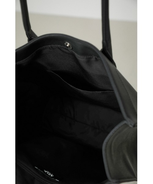AZUL by moussy(アズールバイマウジー)の「AZUL EMBOSS TOTE BAG/アズールエンボストートバッグ(ショルダーバッグ・メンズ・ブラック・FREE)」の7枚目の写真