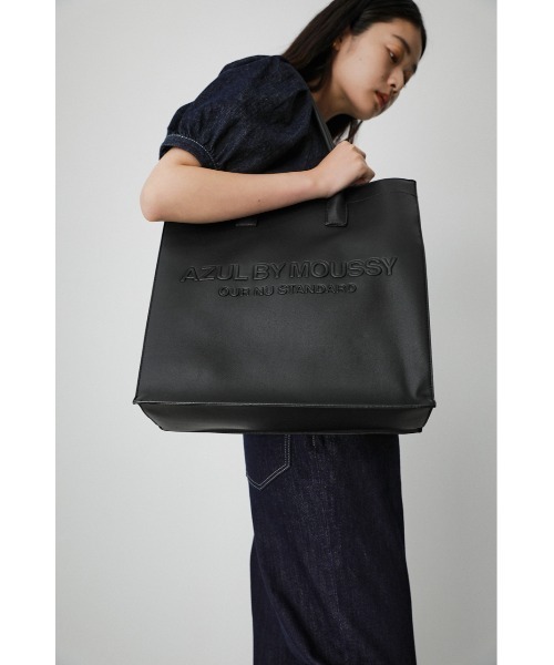 AZUL by moussy(アズールバイマウジー)の「AZUL EMBOSS TOTE BAG/アズールエンボストートバッグ(ショルダーバッグ・メンズ・ブラック・FREE)」の11枚目の写真