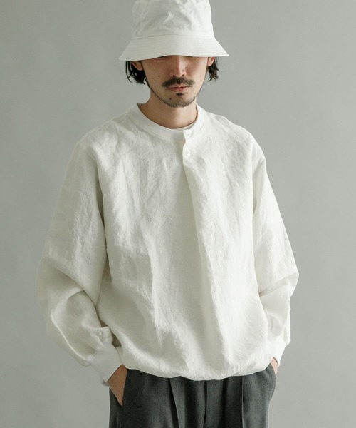 K ITO(ケーイトウ)の「K ITO 高密度-/60リネンプルオーバー(Tシャツ/カットソー・メンズ・ホワイト/ネイビー・2/3)」の3枚目の写真