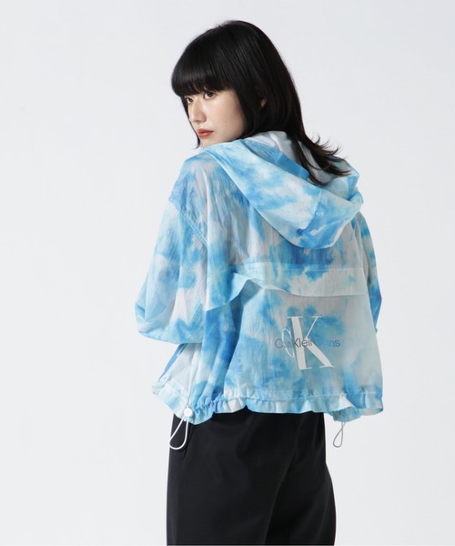 Calvin Klein Jeans(カルヴァンクラインジーンズ)の「Calvin Klein Jeans(カルバンクラインジーンズ)アクアシェルウィンドブレーカー(その他アウター・レディース・その他18/ブルー・S)」の8枚目の写真