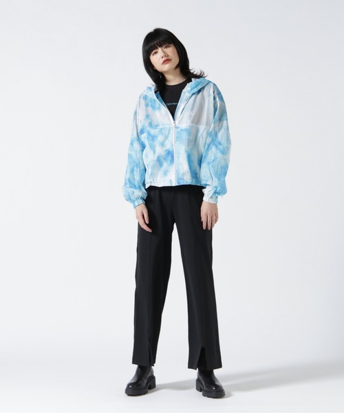 Calvin Klein Jeans(カルヴァンクラインジーンズ)の「Calvin Klein Jeans(カルバンクラインジーンズ)アクアシェルウィンドブレーカー(その他アウター・レディース・その他18/ブルー・S)」の9枚目の写真