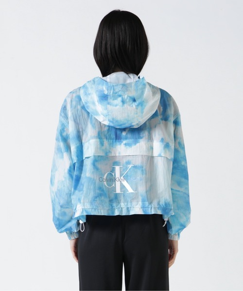 Calvin Klein Jeans(カルヴァンクラインジーンズ)の「Calvin Klein Jeans(カルバンクラインジーンズ)アクアシェルウィンドブレーカー(その他アウター・レディース・その他18/ブルー・S)」の11枚目の写真