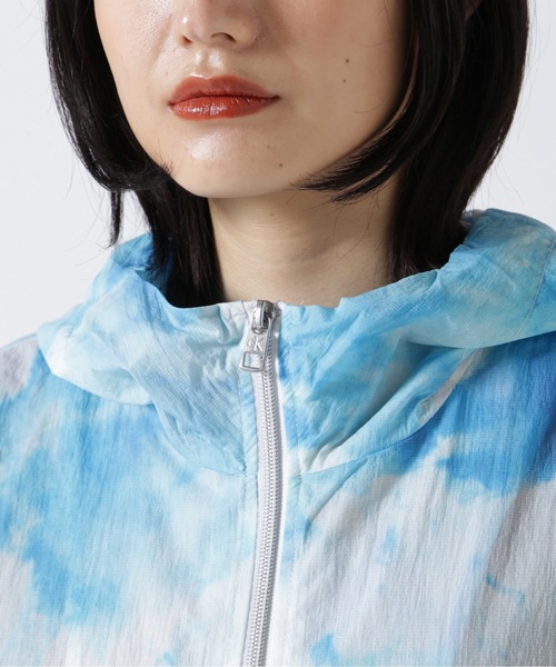Calvin Klein Jeans(カルヴァンクラインジーンズ)の「Calvin Klein Jeans(カルバンクラインジーンズ)アクアシェルウィンドブレーカー(その他アウター・レディース・その他18/ブルー・S)」の12枚目の写真