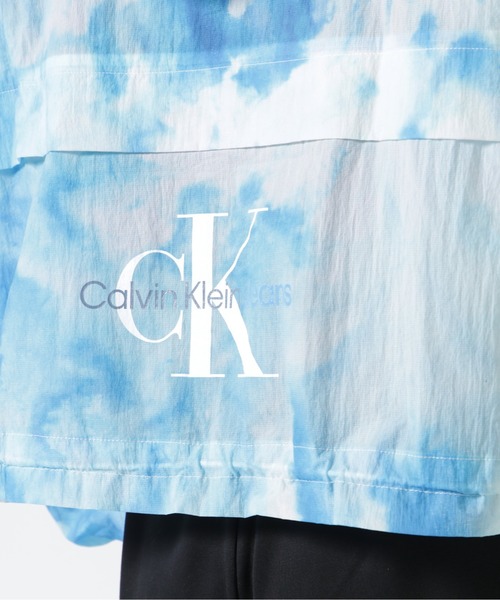 Calvin Klein Jeans(カルヴァンクラインジーンズ)の「Calvin Klein Jeans(カルバンクラインジーンズ)アクアシェルウィンドブレーカー(その他アウター・レディース・その他18/ブルー・S)」の17枚目の写真