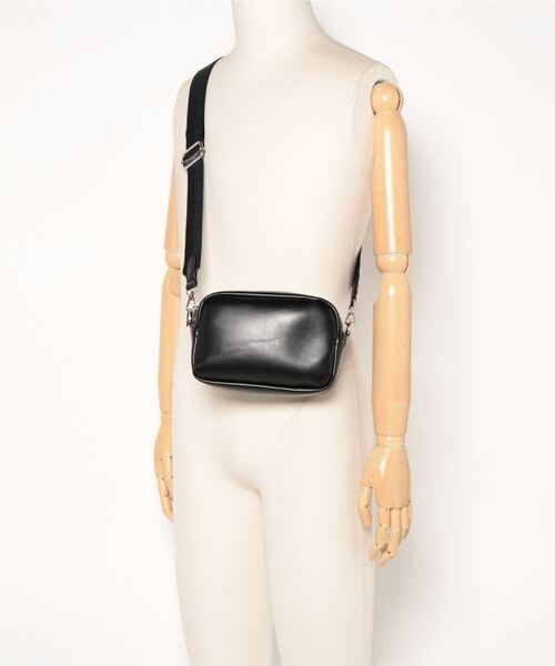 Miscere（ミスケーレ）の「◇【マルチケース付き】スクエアミニショルダーバッグ GLBG-001（ショルダーバッグ・レディース・アイボリー/ブラック・FREE）」の6枚目の写真