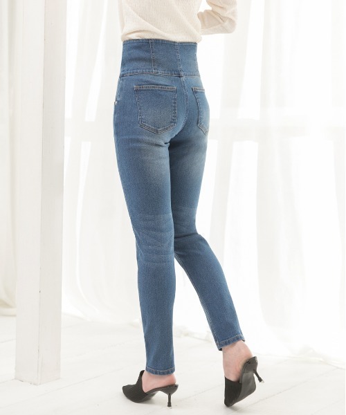 ad thie（アドティエ）の「ストレート ハイウエストスキニーパンツ（デニムパンツ・レディース・ダークブルー/ライトインディゴブルー/スカイブルー・LARGE/MEDIUM/SMALL）」の5枚目の写真