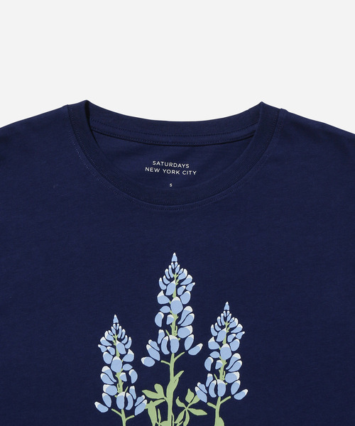 Saturdays NYC(サタデーズ ニューヨークシティ )の「Blue Bonnets Standard Ss Tee(Tシャツ/カットソー・メンズ・ベージュ/ネイビー・L/M/S/XL/X-SMALL)」の7枚目の写真