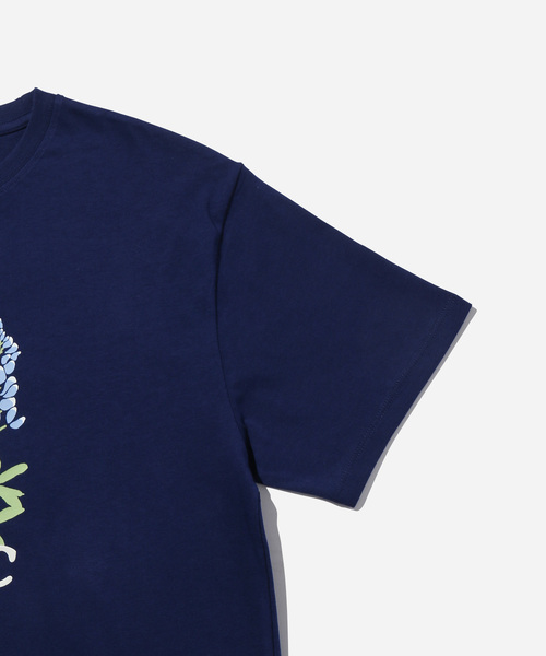Saturdays NYC(サタデーズ ニューヨークシティ )の「Blue Bonnets Standard Ss Tee(Tシャツ/カットソー・メンズ・ベージュ/ネイビー・L/M/S/XL/X-SMALL)」の8枚目の写真